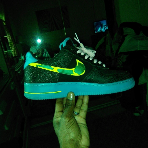 Shoes - Picture 5 of 7